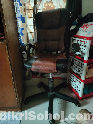 Wardrobe Table with Rolling Chair